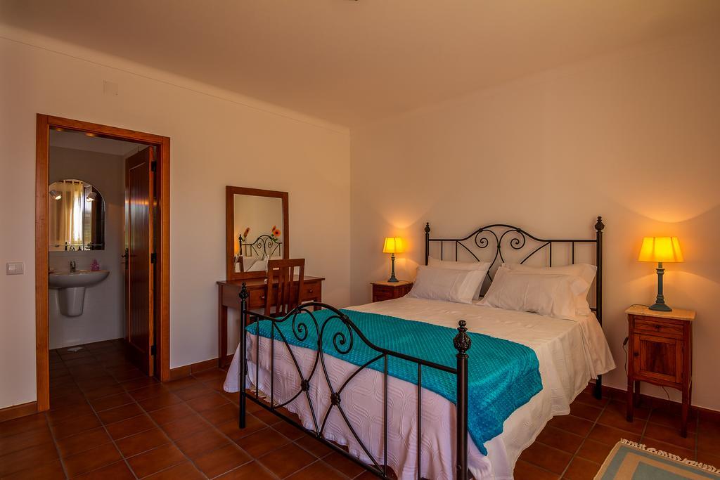 Maison d'hôtes O Monte Da Estrada à Zambujeira do Mar Chambre photo