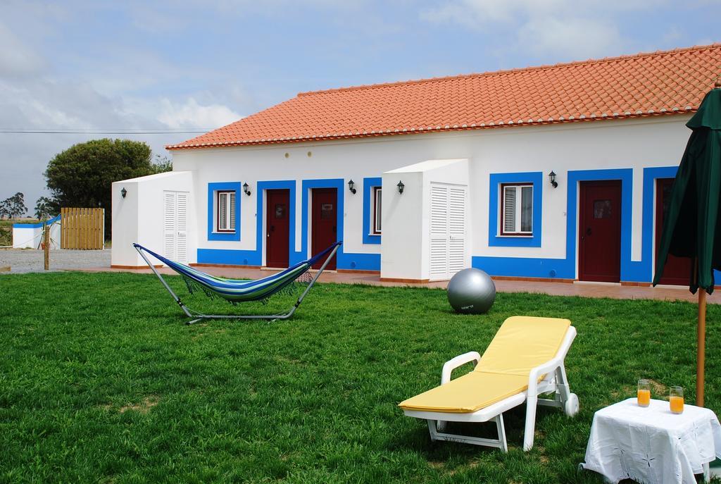 Maison d'hôtes O Monte Da Estrada à Zambujeira do Mar Extérieur photo