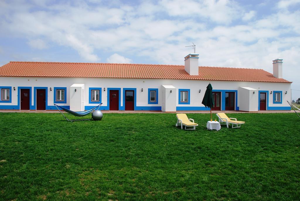 Maison d'hôtes O Monte Da Estrada à Zambujeira do Mar Extérieur photo