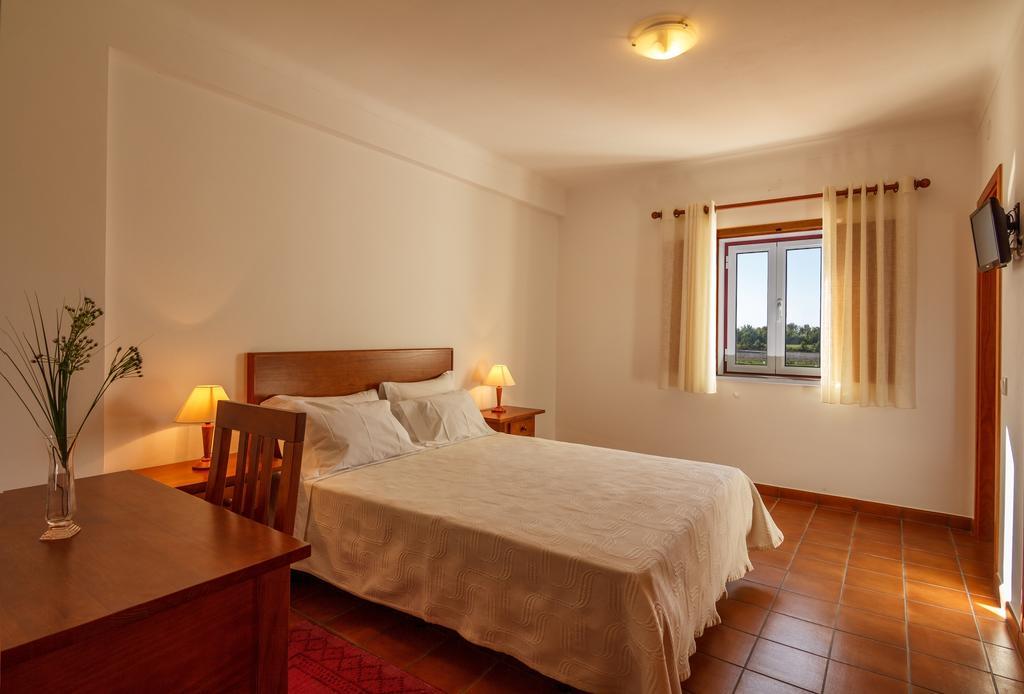 Maison d'hôtes O Monte Da Estrada à Zambujeira do Mar Chambre photo